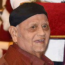 Dinyar Contractor als Mr. Lobo