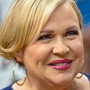 Holly Rowe als Self