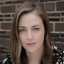 Hannah Brooke als Olive