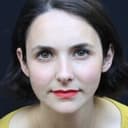 Ellie Race-Moore als Celine