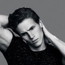 Daniel Jensen als Thomas