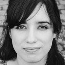 Carla Kinzo als Narrator