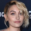 Paris Jackson als Self