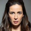 Esra Şengünalp als Tilbe Sağlam