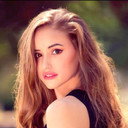 Lily-Claire Harvey als Leslie Starks