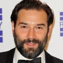 Adam Buxton als (voice)