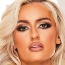 Mariah May Mead als Mariah May