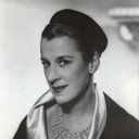 Beatrice Lillie als London Revivalist Group Leader