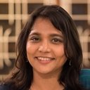 Vinodhini Vaidyanathan als Junior Lawyer