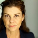 Julie Haught als River Woman