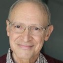 Robert Arce als Dr. Wilhelm Siebert
