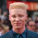 Shaun Ross als Adam