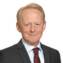 Poul Erik Skammelsen als Nyhedsvært 1