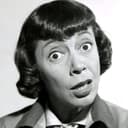 Imogene Coca als Molly - Bag Lady