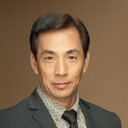 Lito Pimentel als Val Villa