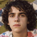 Jack Dylan Grazer als Freddy Freeman