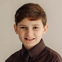 Isaac Lee als Max