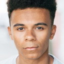 Milo Clarke als Theodore 'Teddy' Gowan