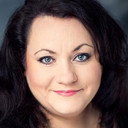 Suzie Chard als Val