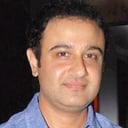 Vivek Mushran als Ved's Boss