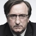 Gary Lydon als Doyle