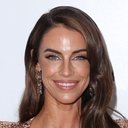 Jessica Lowndes als Suzanne