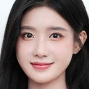 Estelle Chen als Su Xiaoyong