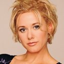 Leah Lail als Sophie