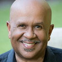 Fracaswell Hyman als Bartender