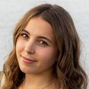 Sophia Correnti als Popular Student (uncredited)