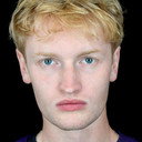 Bill Skinner als Sergeant Scott