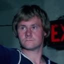 Steven Longhurst als Neville Harmer