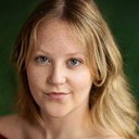 Katie Dobbins als Shelly