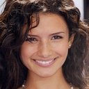 Alice Greczyn als Laurie Pullman