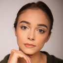 Teona Stavarachi als Club Girl
