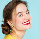 Shannon Loewen als Lily Friend