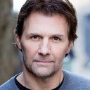 Micke Leijnegard als Self - Host