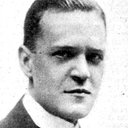 John Junior als Gussie von Volkenburg