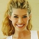 Shae Marks als Babette