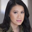 Junie Hoang als Mckenzie, Wedding Planner