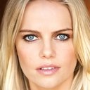 Mircea Monroe als Angela