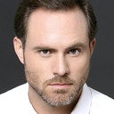 Erik Hayser als Esposo de Yolanda/Papa de las hermanas de Julieta