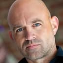 Dylan Baldwin als Simon Zealotes
