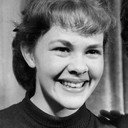 Dorothy Bromiley als Angela