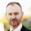 Mark Gatiss als The Captain