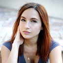 Brooke Vallone als Zoe