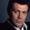 Lewis Collins als Lord Drayton