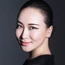 Jasmine Chen als Ella Lin