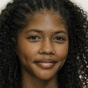 Sophie Lelenta als Lou