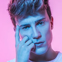 Carlos Marco als Self - Host Xtra Factor